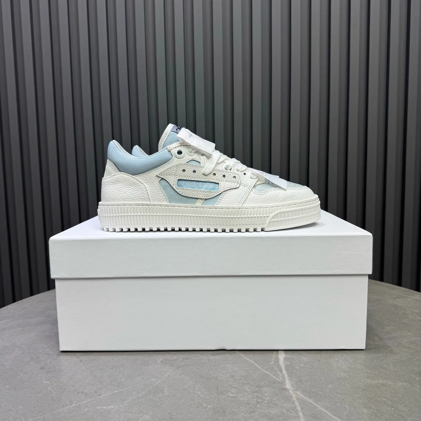 P760 OFF WHITE⚡️Couple model⚡️35-40 women’s model 39-46 men’s model
